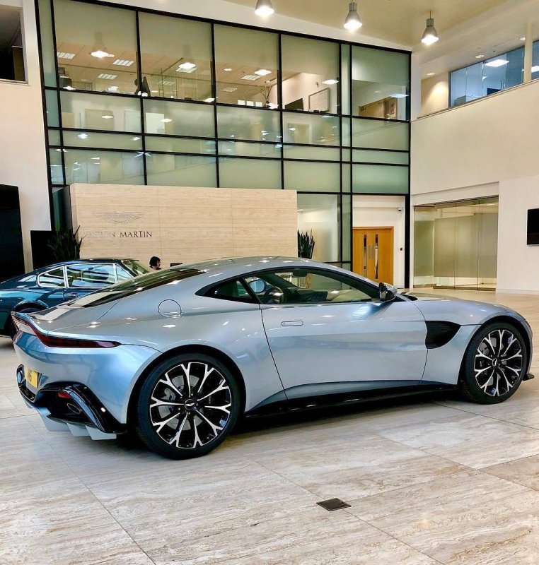 Aston Martin db11 Vantage