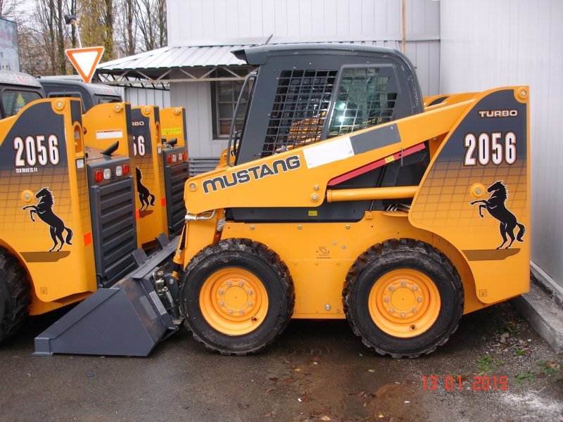 Мини погрузчик Mustang 2056