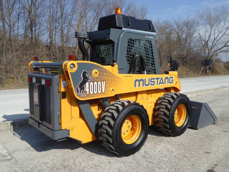 Погрузчик Mustang 4000v