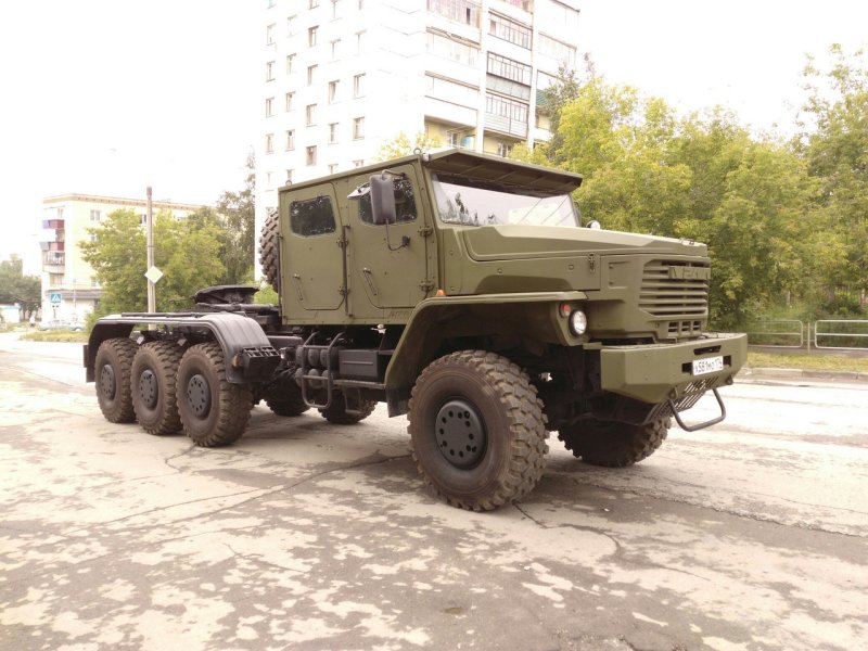 Тягач танковоз Урал 6308