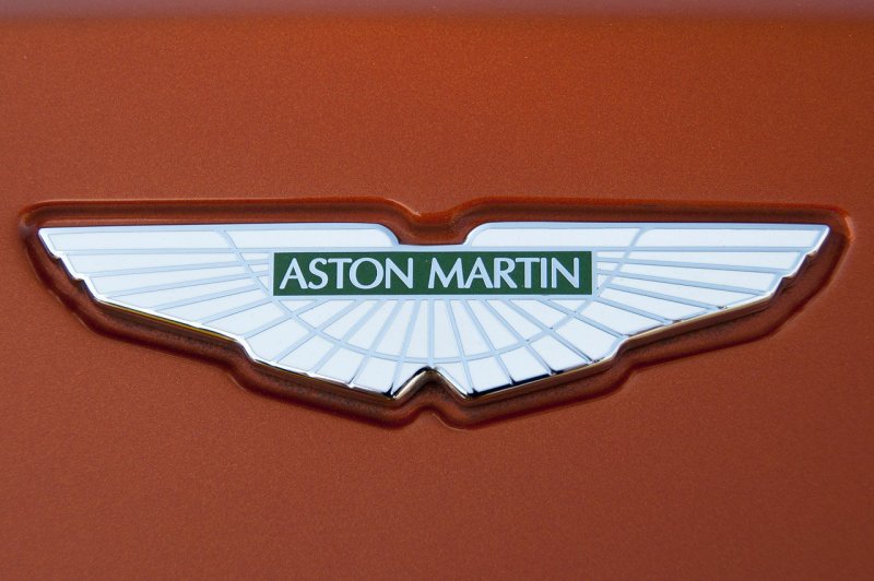 Aston Martin логотип