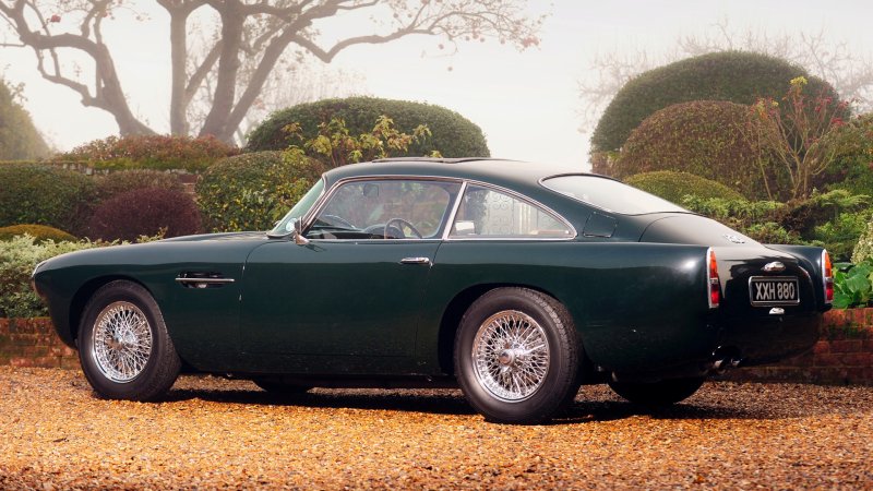 Старый Астон Мартин db4