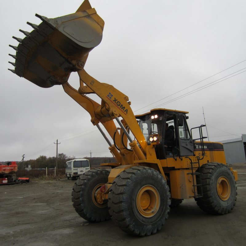 Фронтальный погрузчик XGMA xg962l