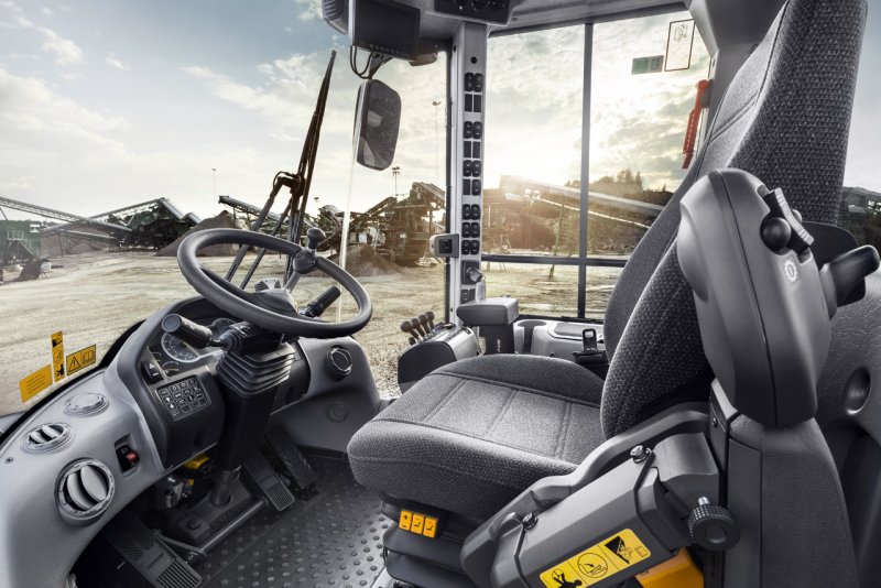 Volvo l60 кабина