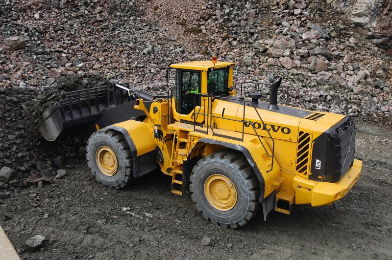 Фронтальный погрузчик Volvo l350