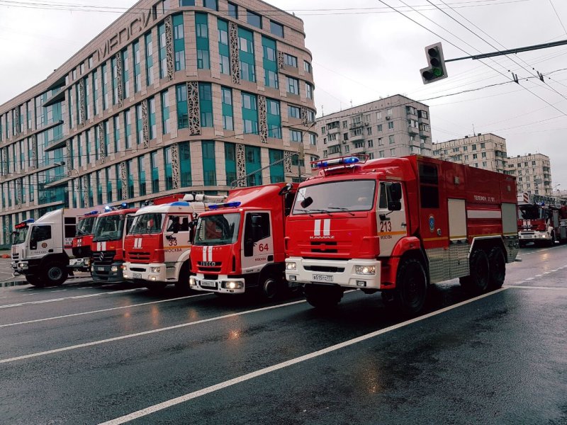 Парад пожарных машин в Москве