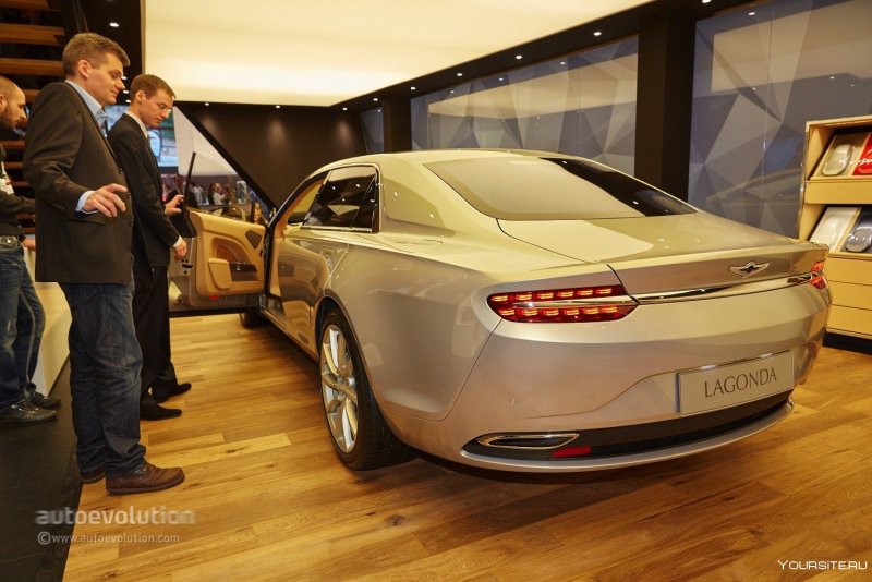 2015 Aston Martin Lagonda taraf