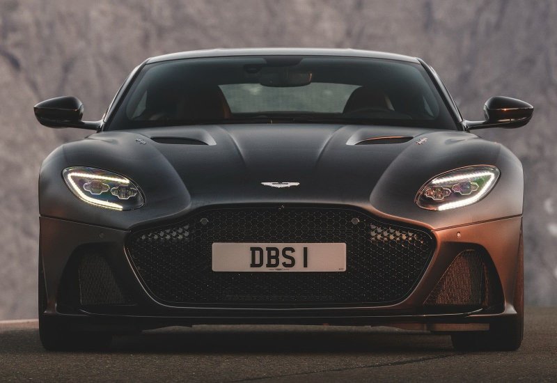 Астон Мартин DBS Superleggera