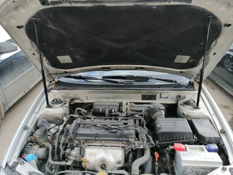 Hyundai Elantra XD 2008 открытый капот