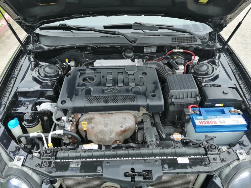 Hyundai Sonata 2008 моторный отсек