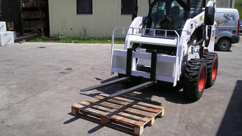 Bobcat вилы паллетные