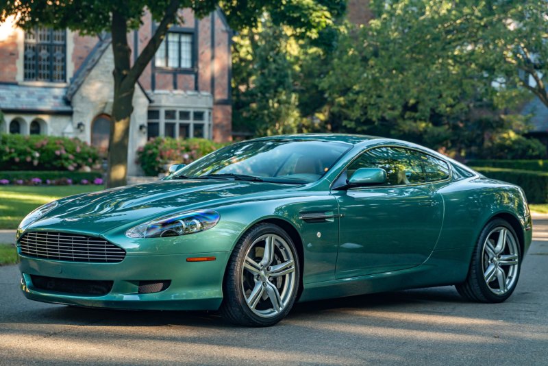Aston Martin 2022