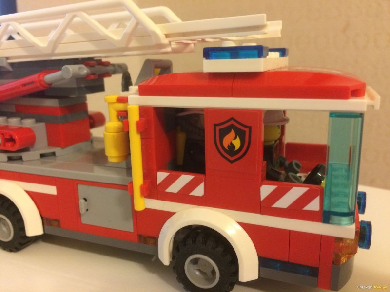 Конструктор LEGO City 60279 пожарный автомобиль
