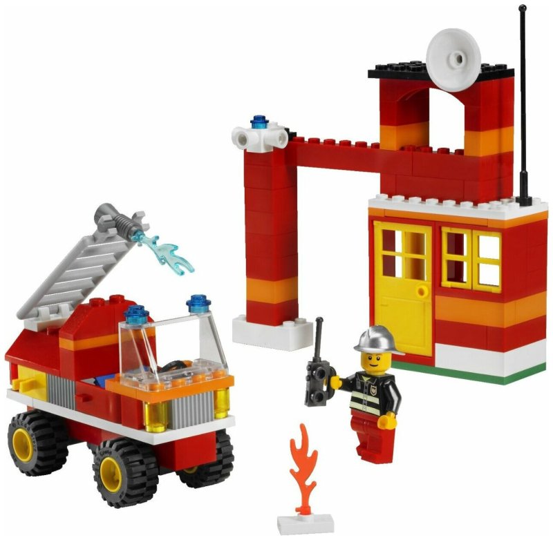 Конструктор LEGO Bricks and more 6191 борец с огнем