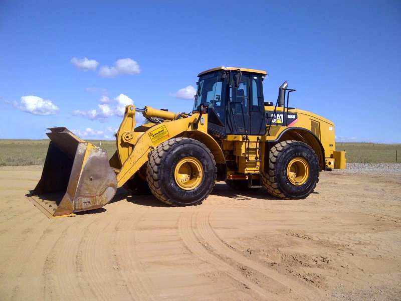 Погрузчик колесный Caterpillar 966н
