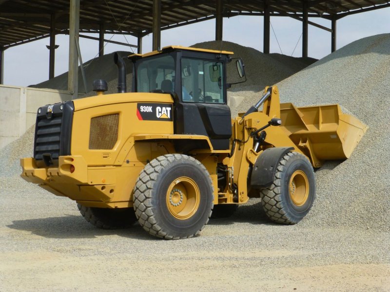 Фронтальный погрузчик Cat 930