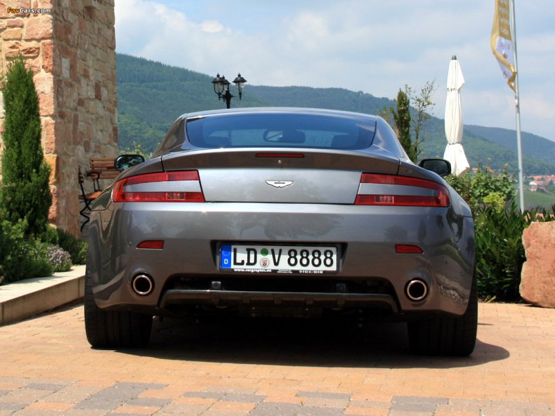 Cargraphic Aston Martin v8 Vantage (2009)