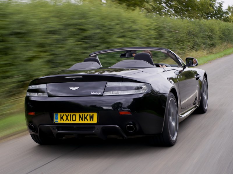 Aston Martin v8 Vantage 2010