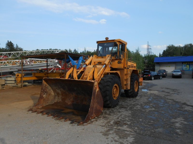 Погрузчик фронтальный Dressta l-34b