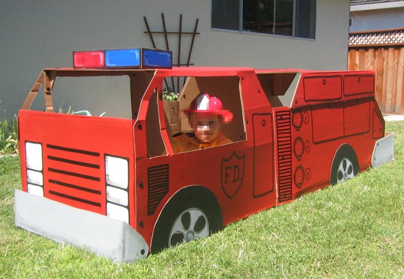 Пожарная машина Беларуси из картона