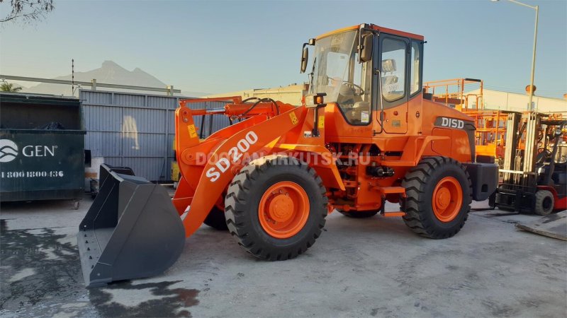 Фронтальный погрузчик Doosan sd200