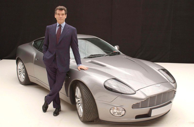 Астон Мартин Бонда 007 казино рояль