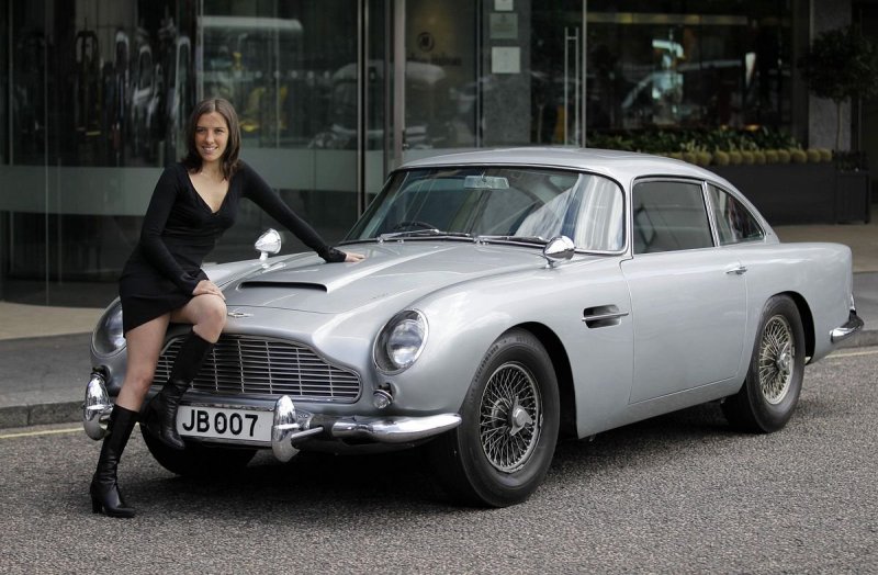 Aston Martin Джеймса Бонда