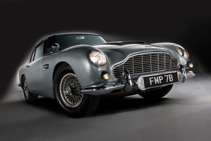 Aston Martin 007