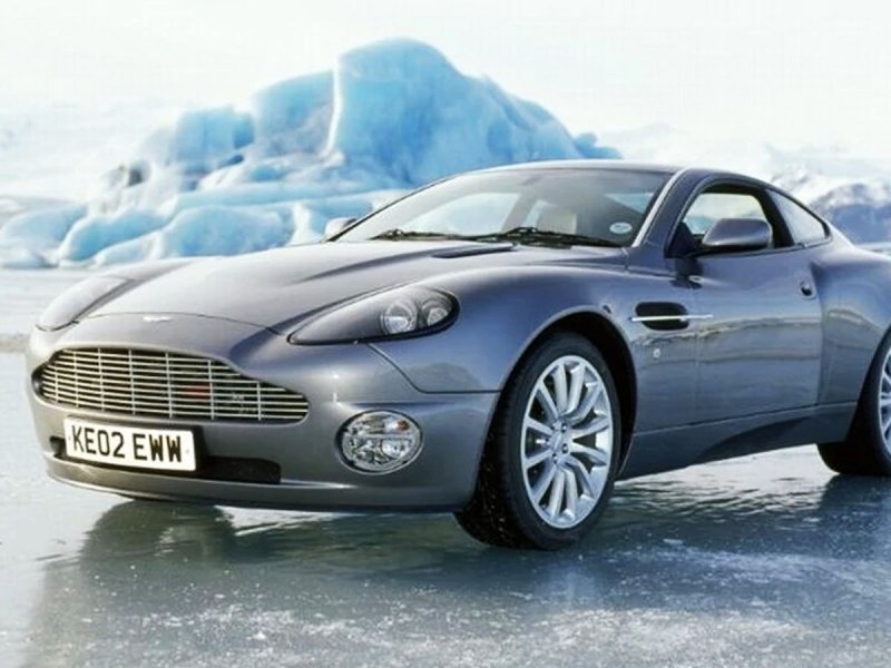 Астон Мартин 007