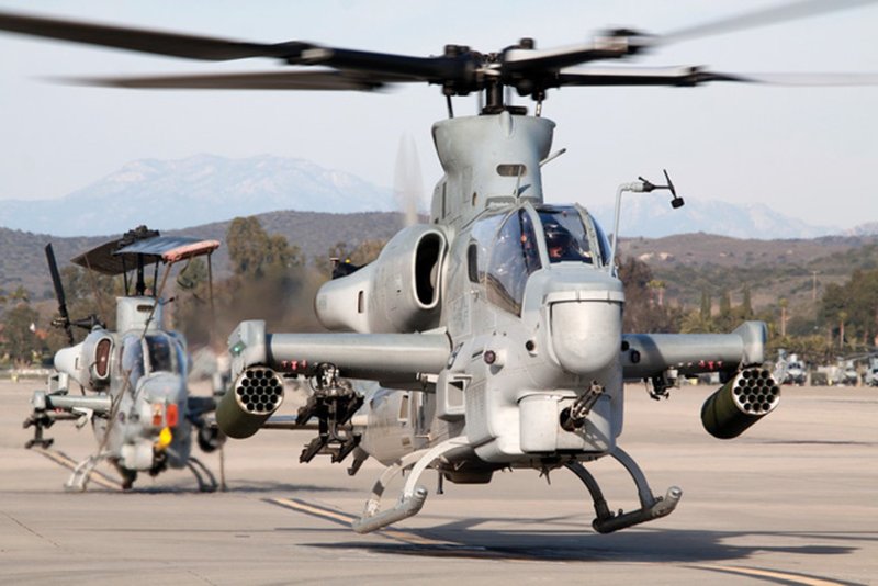 Вертолет АН-1z