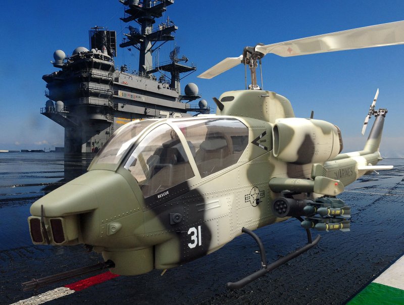 Вертолет Ah-1w "супер Кобра"