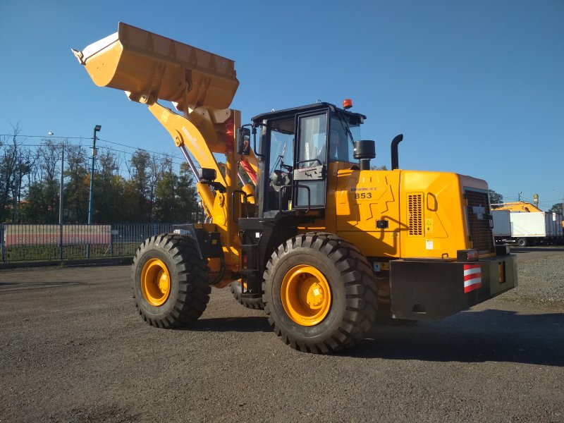 CDM 853 фронтальный погрузчик
