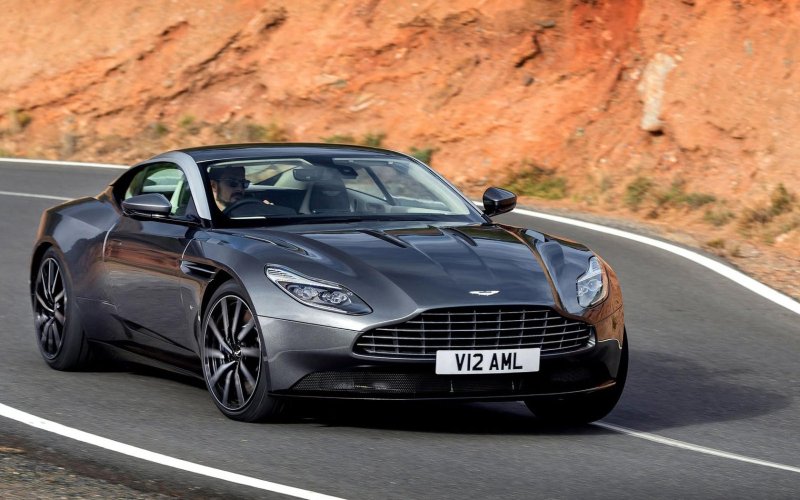 Aston Martin db11 2016 серый