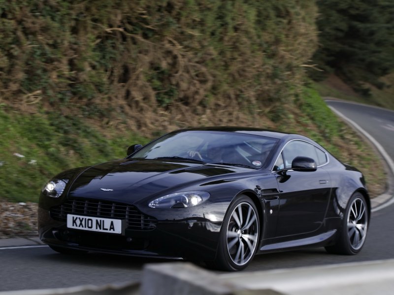 Aston Martin v8 Vantage 2010