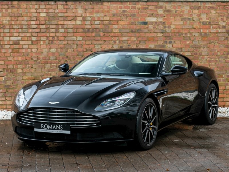 Астон Мартин db11