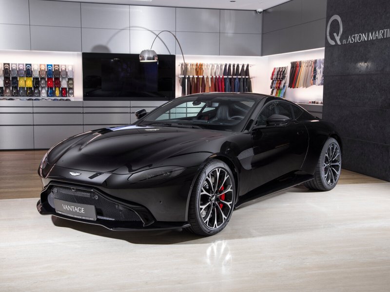 Астон Мартин в8 Vantage 2020