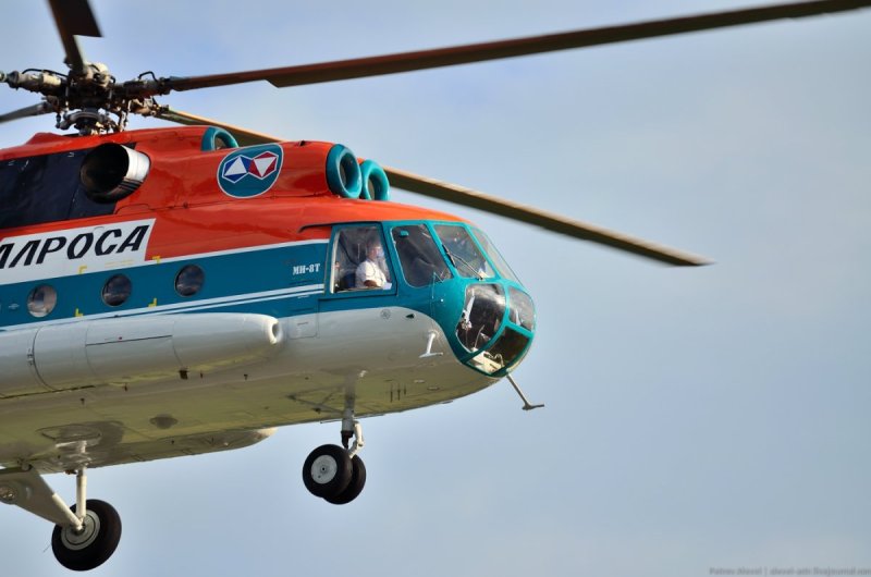 Вертолет АЛРОСА ми-8