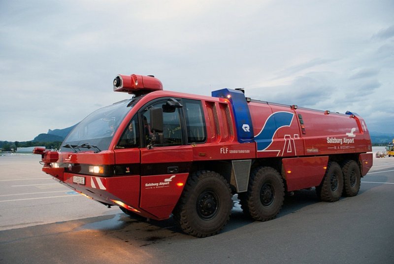 Аэродромная пожарная машина пантера