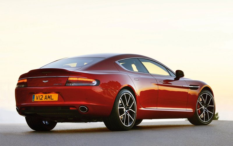 Aston Martin rapide v12