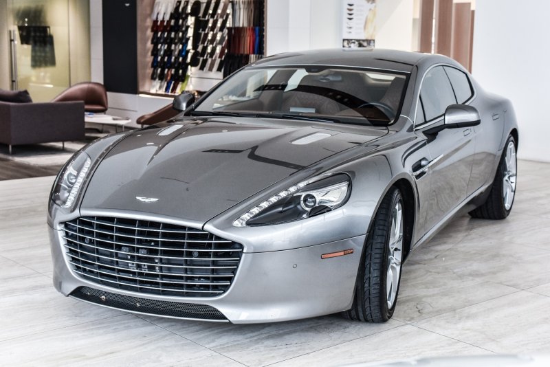 Астон Мартин rapide