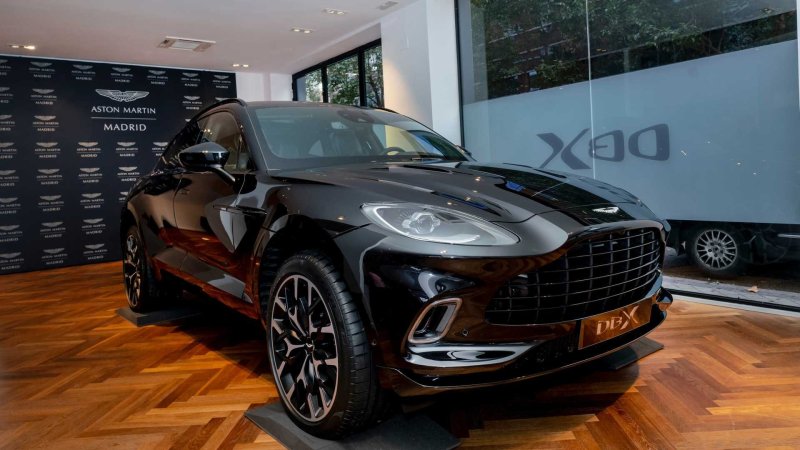 Aston Martin паркетник