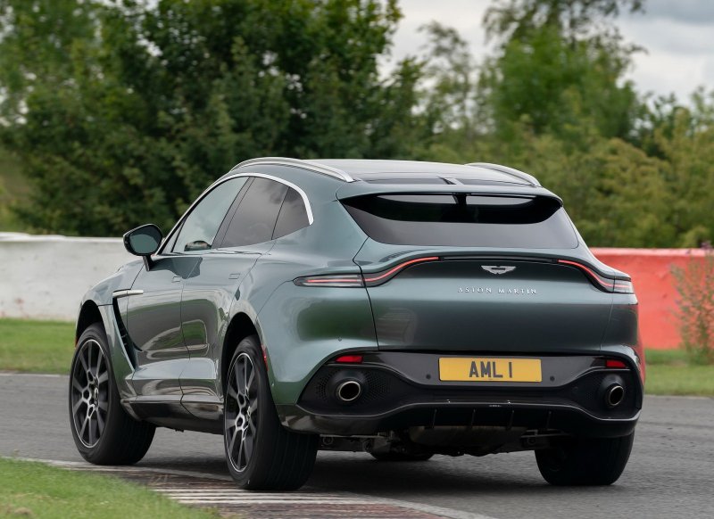 Aston Martin SUV 2021