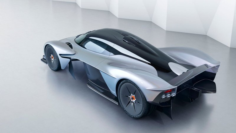 Гиперкар Aston Martin Valkyrie