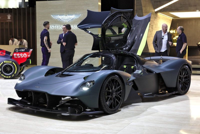 Aston Martin Валькирия