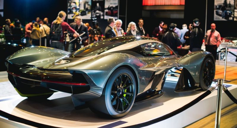 Гиперкар Aston Martin Valkyrie