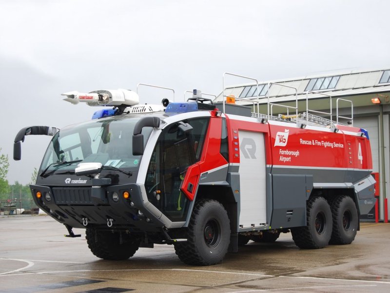 Пожарная машина аэропорта Rosenbauer Panther