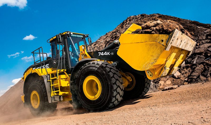 Погрузчик John Deere 744k