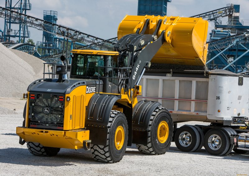 John Deere 844k