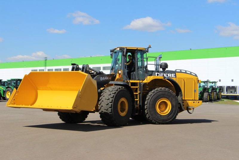 John Deere 844к-III