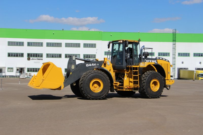 John Deere 844к-III